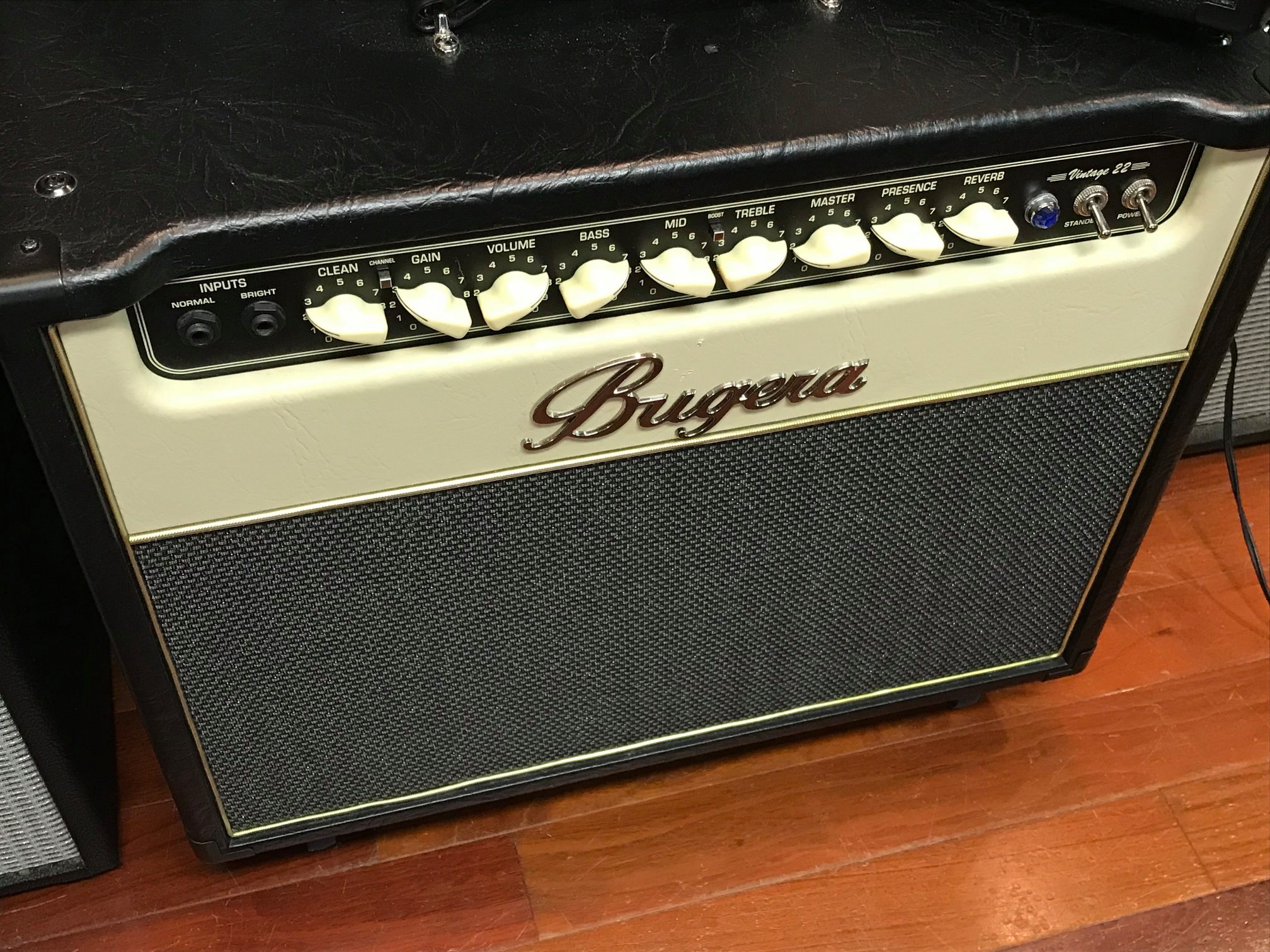Bugera Vintage 22 amp Jimmy's Vintage Music