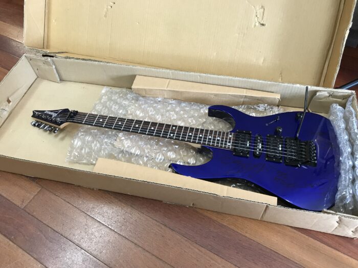 1991 Ibanez RG 570 signed by the rock group MR Big never sold